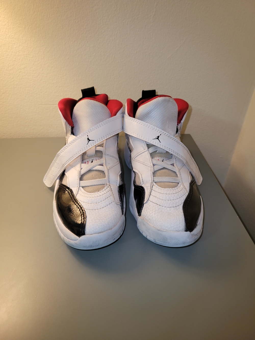 Jordan Kids White, Black & Red Basketball Shoes